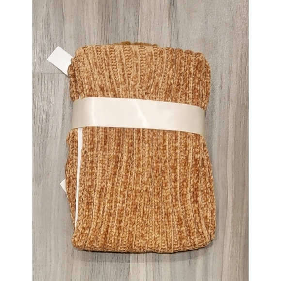 New York & Company Cable Chenille Infinity Scarf & Beanie Set in Gold - Picture 3 of 4